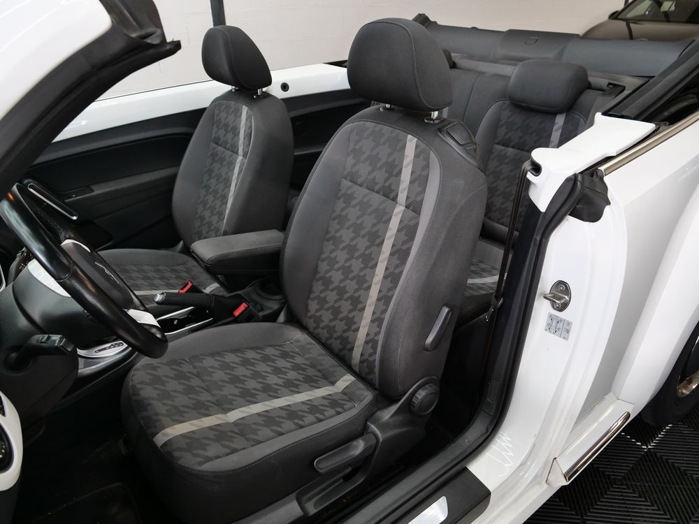 COCCINELLE II Coccinelle Cabriolet 1.2 TSI 105 BMT DSG7 Design 2018 occasion 69330 Pusignan