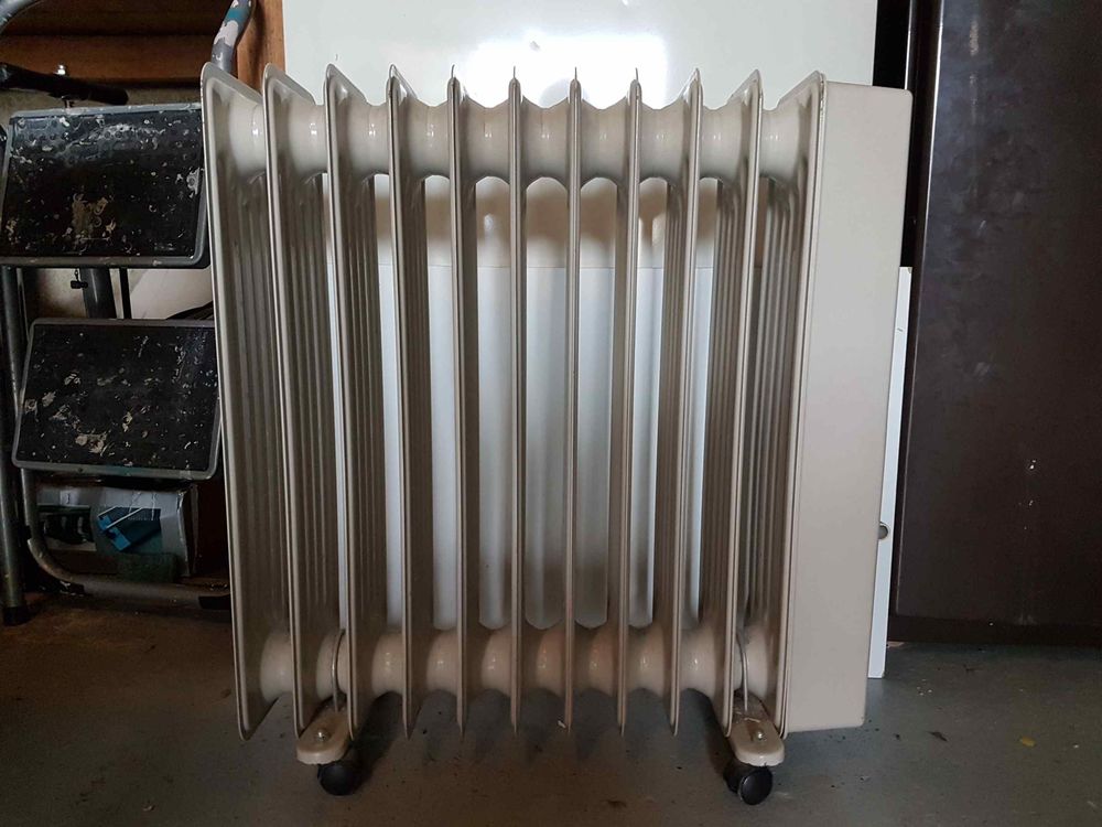 Radiateur &agrave; bain d'huile avec 3 puissances de chauffe Bricolage