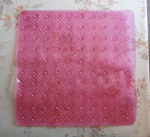 Tapis de douche rose antidrapant en plastique avec ventouse 5 Aubin (12)