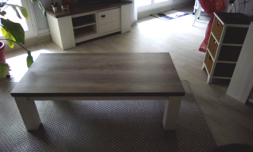 Table de salon basse
Meubles