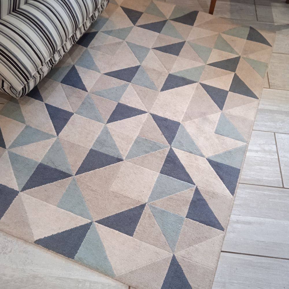 Tapis motifs g&eacute;om&eacute;triques 120*170 bleu beige et gris Décoration
