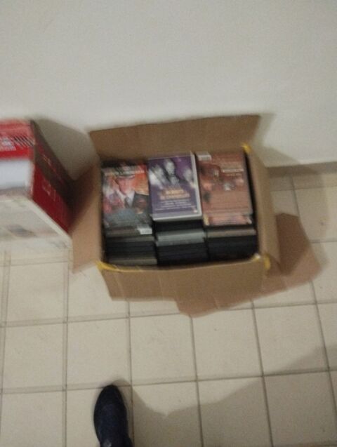 DVD divers environ 80 pi�ce 50 Paris 15 (75)