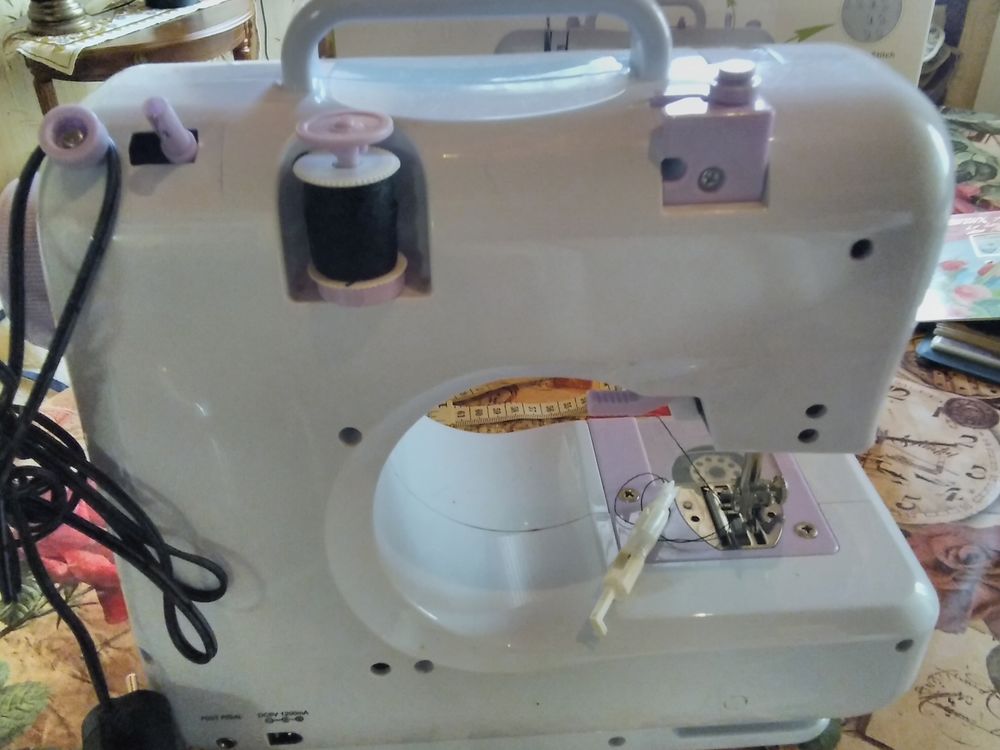 Machine &agrave; coudre Amazon Meubles