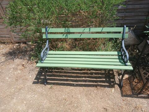 banc bois et metal Nîmes (30)