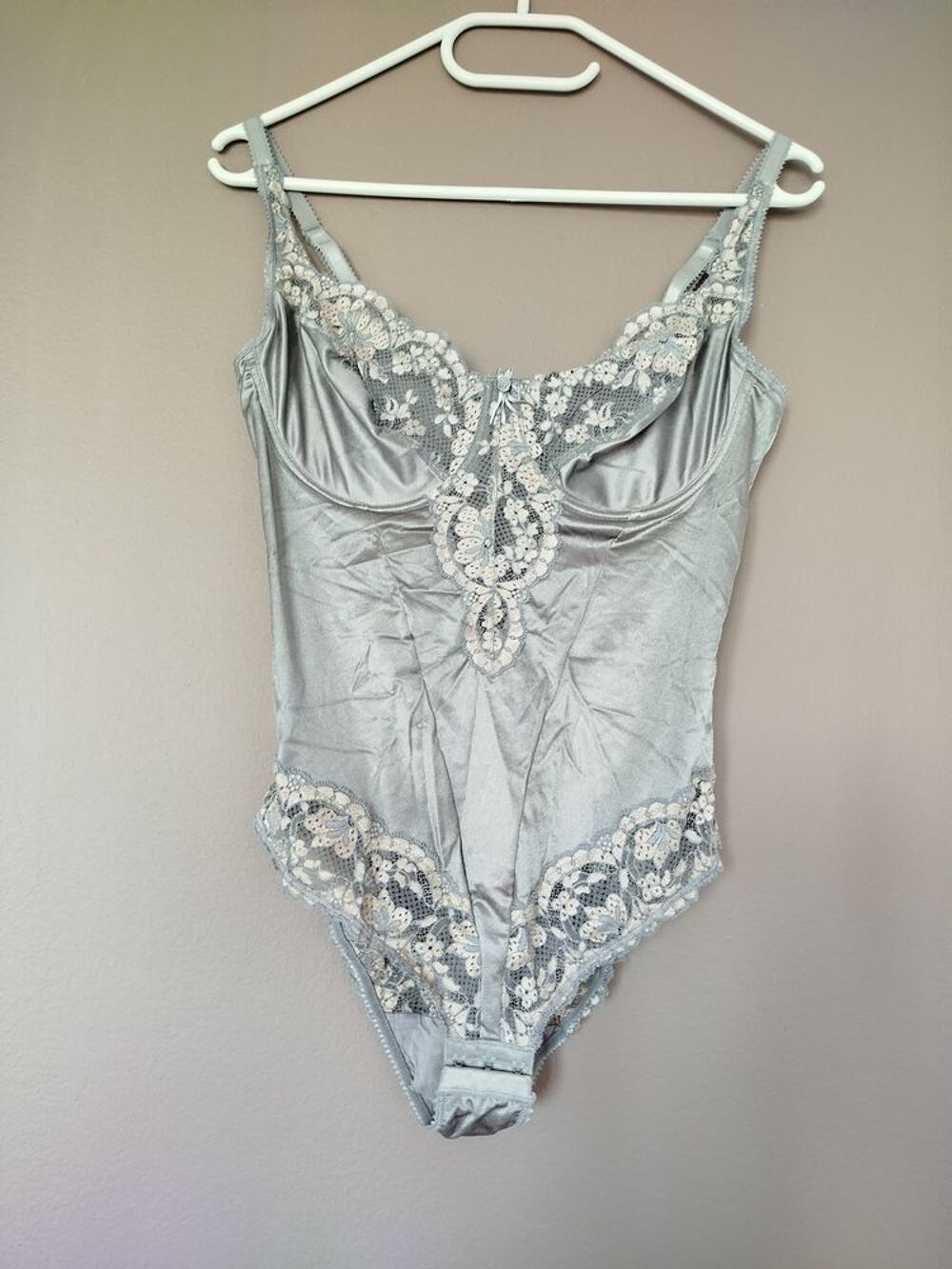Lingerie sexy Body gris perle et or Vêtements