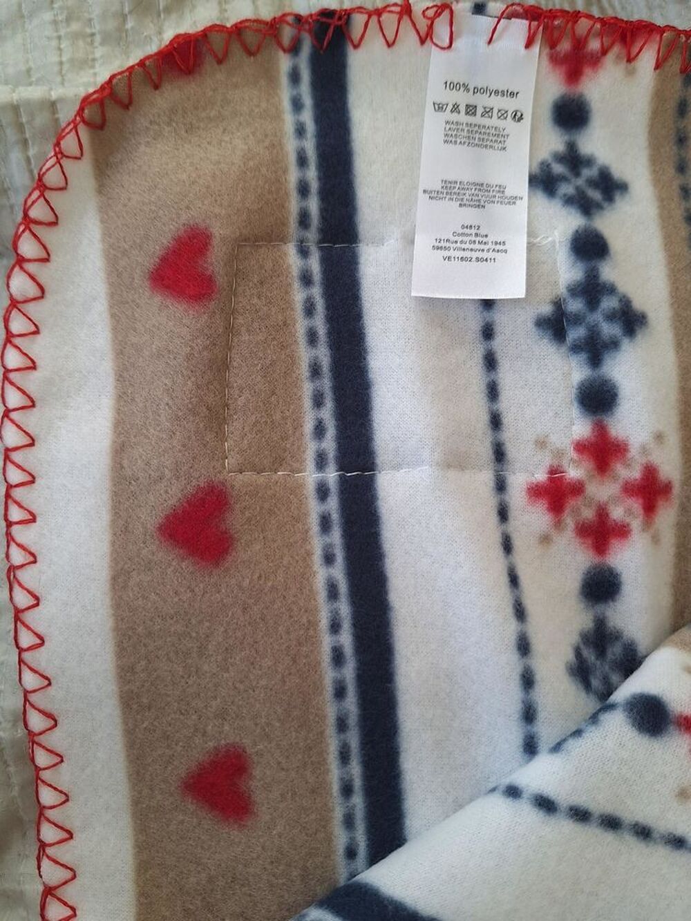 Plaid neuf 100% polyester Décoration