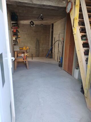  Remise / Grange � louer 4 pi�ces 75 m�