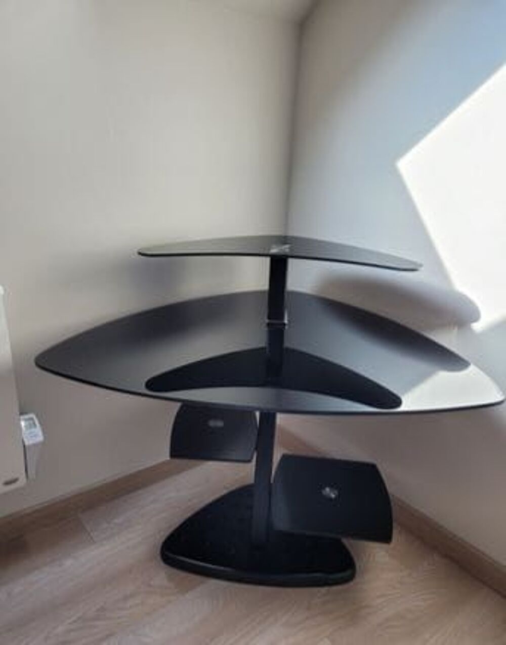 Bureau d'angle design en verre tremp&eacute; noir Meubles