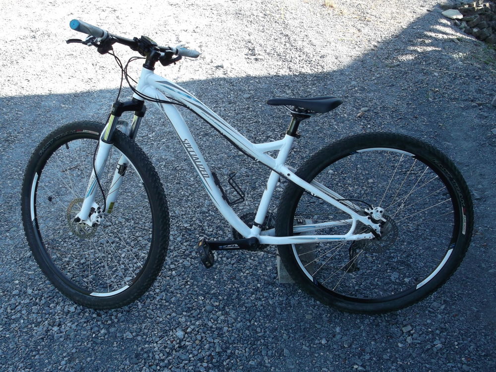 VTT Sp&eacute;cialized " Mika " 29" Vélos