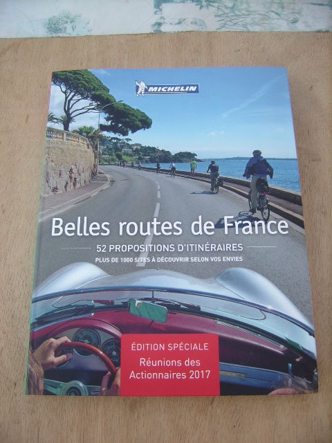 Livre Touristique MICHELIN / BELLES ROUTES DE FRANCE
10 Clermont-Ferrand (63)