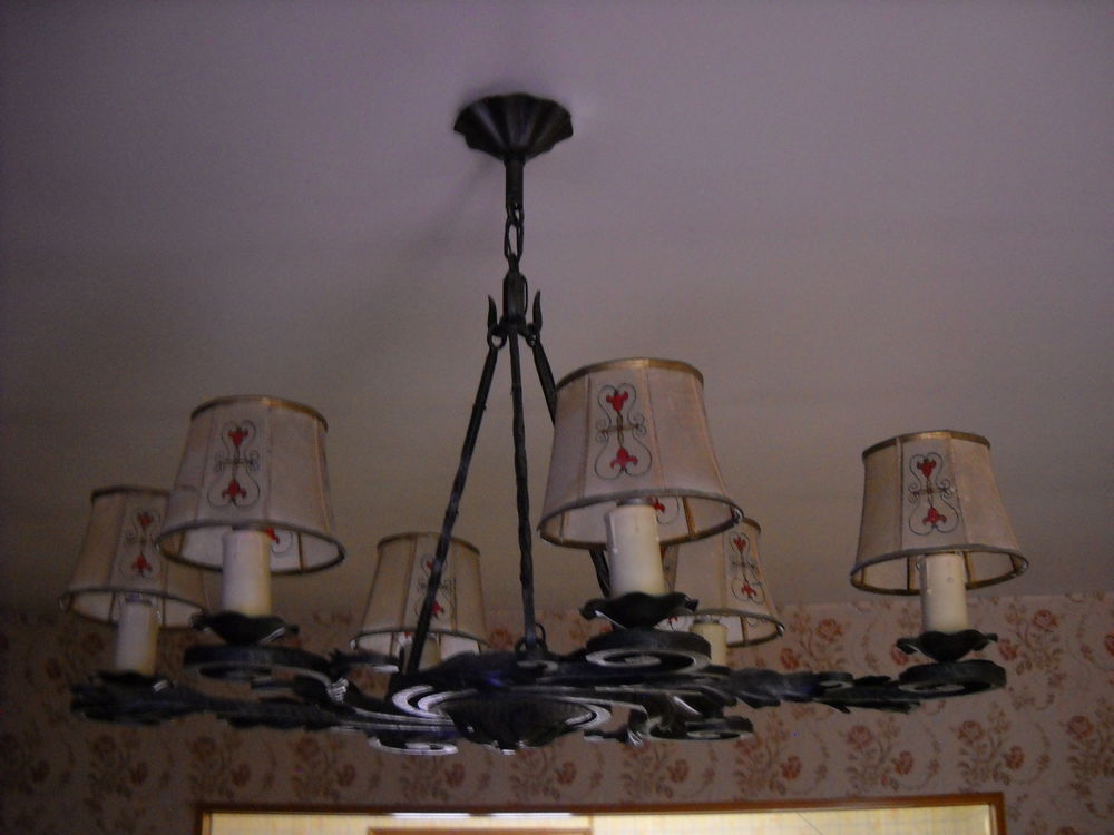 lustre en fer forg&eacute; Décoration
