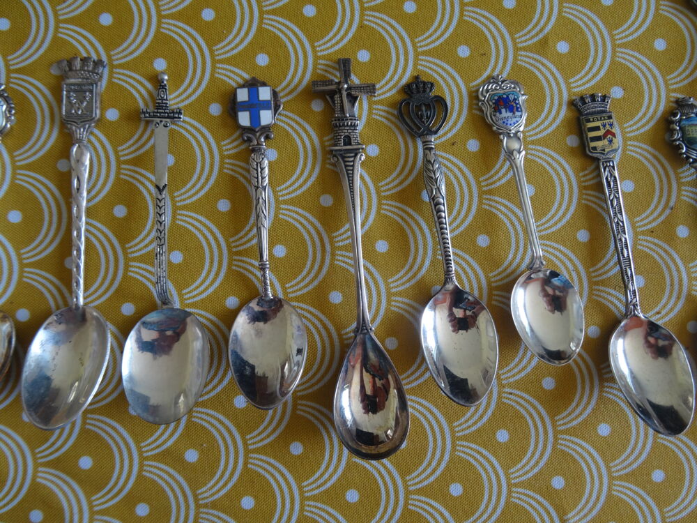 petites cuill&egrave;res de collection 