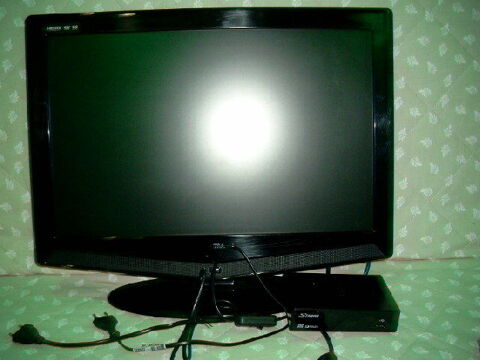 Tele lcd Akira  henri59 140 La Chapelle-d'Armenti�res (59)