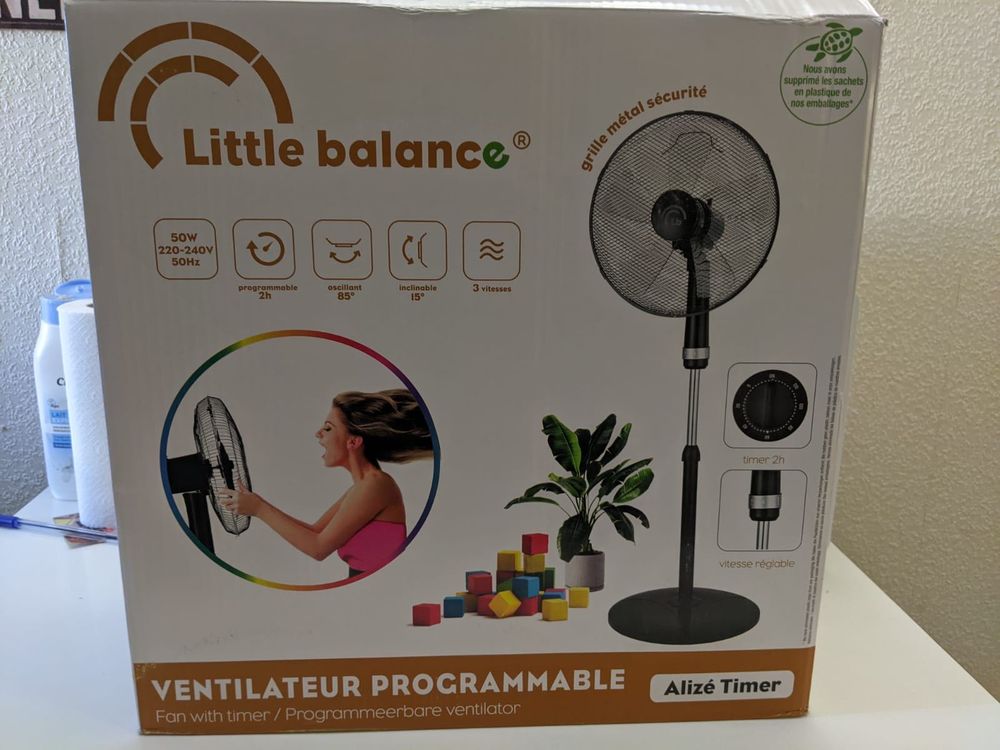 ventilateur sur pied neuf en carton Electroménager