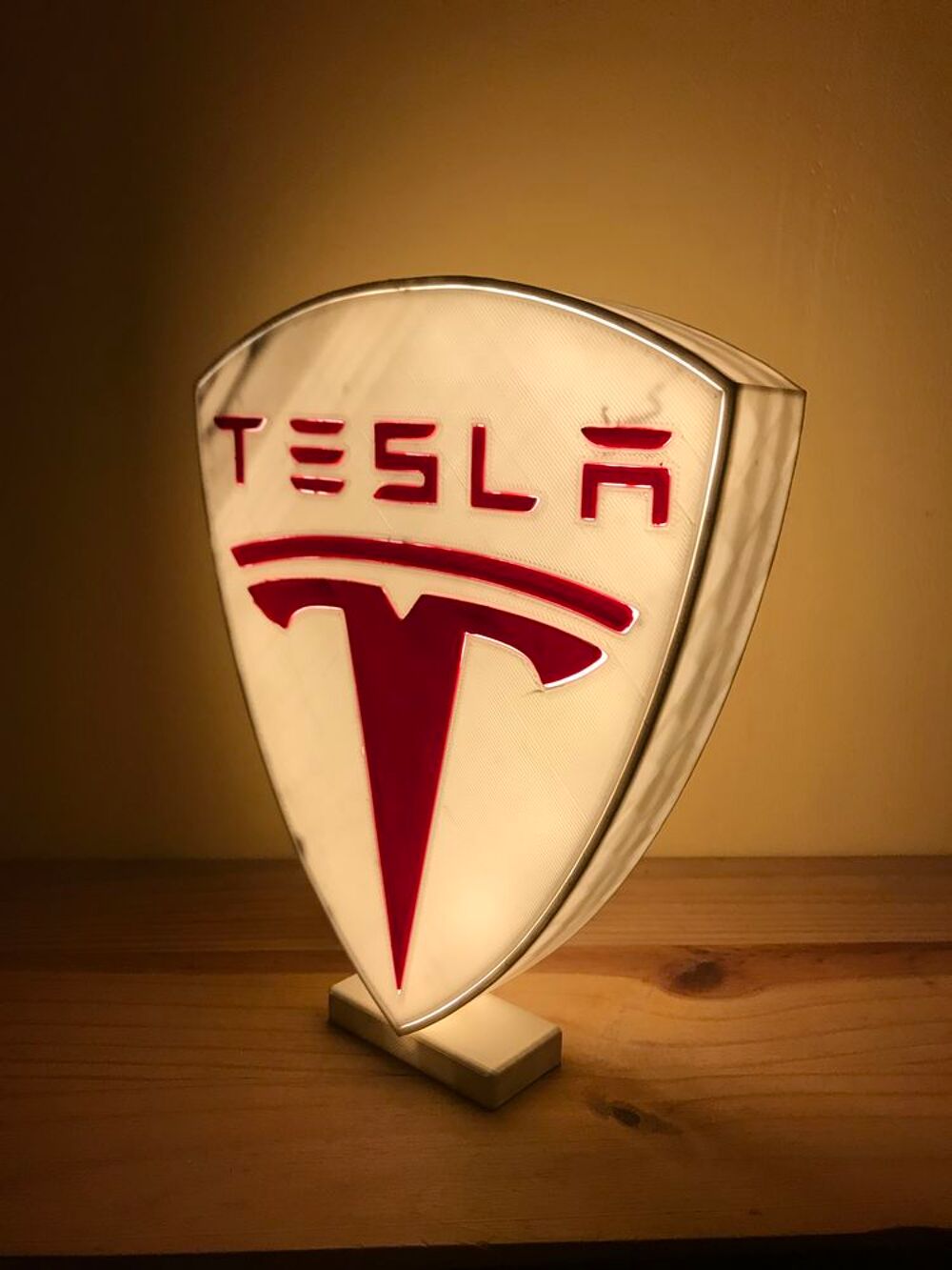Lampe LOGO TESLA &eacute;clairage leds &agrave; piles Décoration