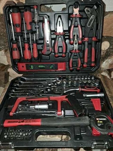 Bo�te � Outils Compl�te avec Outils � Main 50 Pagny-sur-Moselle (54)