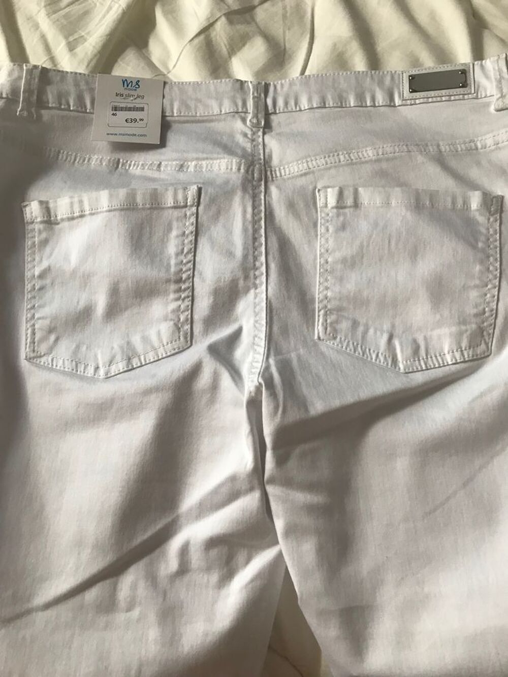 Corsaire Blanc et Noir Taille 46 Vêtements