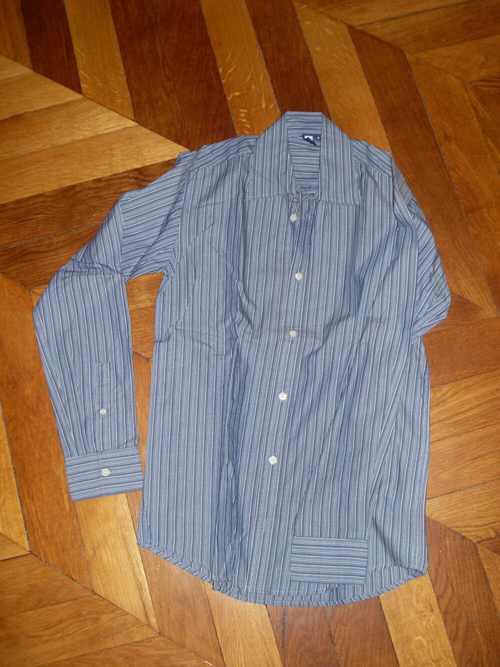 Chemise Homme neuve taille S Vtements