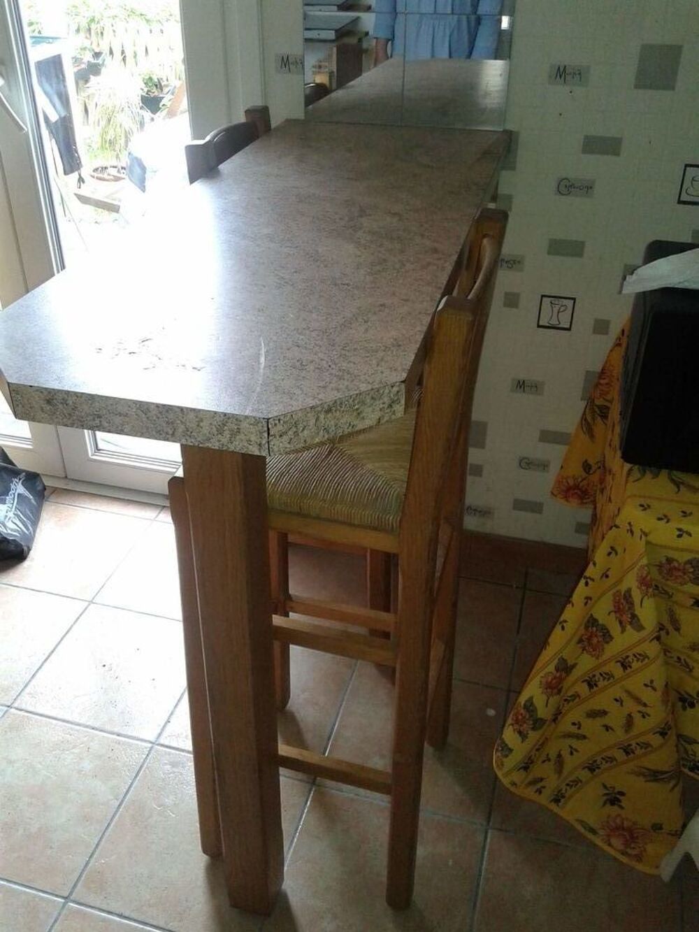 table et 2 chaises (hauteur)
table haute Cuisine
