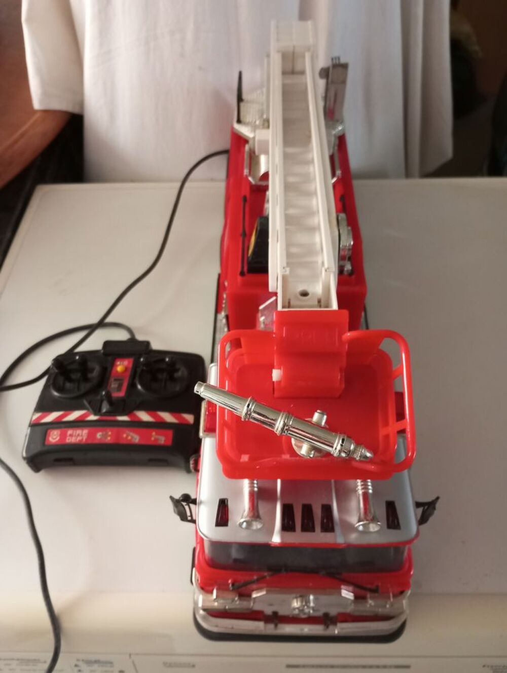 Camion de pompier t&eacute;l&eacute;command&eacute; Jeux / jouets
