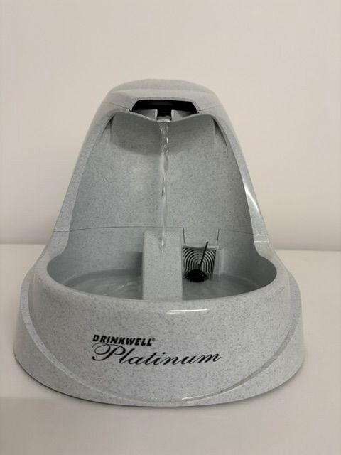 Fontaine &agrave; eau 5L pour chat et petit chien 29€
29 33470 Gujan-mestras