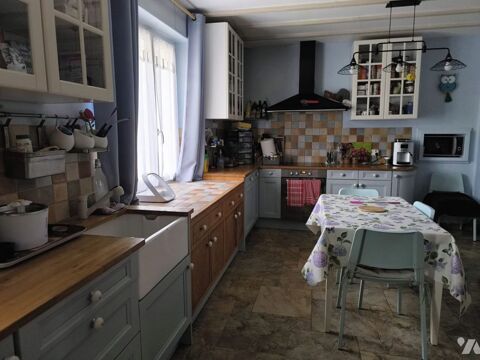   maison dans petit village des Deux S�vres Maison - 6 pi�ce(s) - 165 m�