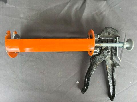 Pistolet pour scellement chimique central 25 Thoiry (01)