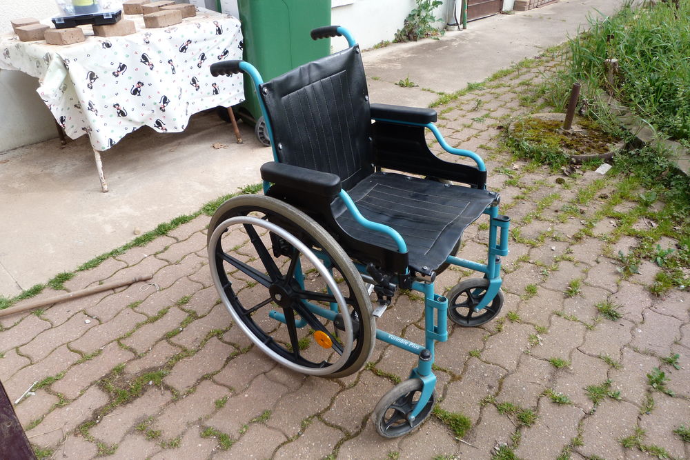Fauteuil pour Handicap&eacute; Meubles