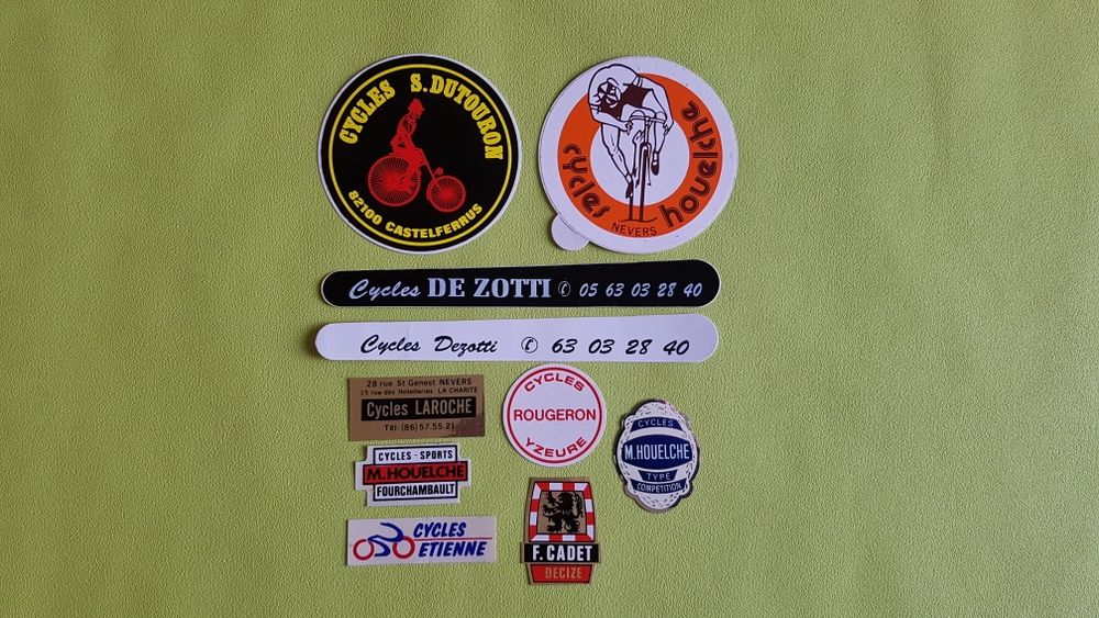 LES AUTOCOLLANTS CYCLES * VINTAGE *
S.DUTOURON 
HOUELCHE 
DE ZOTTI 
LAROCHE 
ROUGERON 
ETIENNE 
F.CADET Vélos