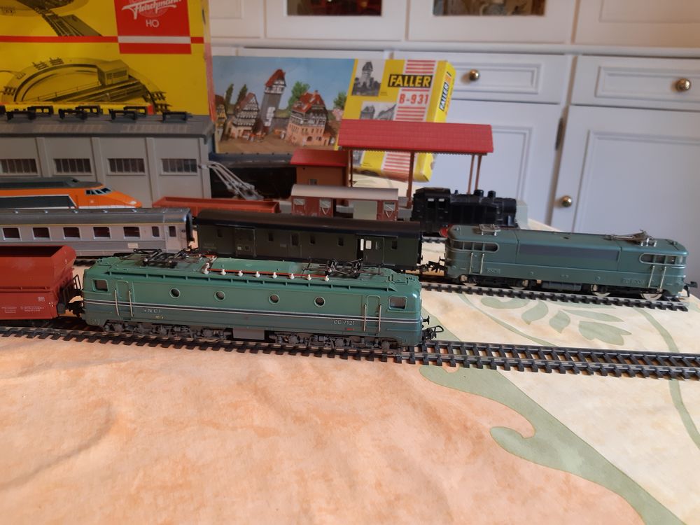Ensemble train &eacute;lectrique miniature HO Jeux / jouets