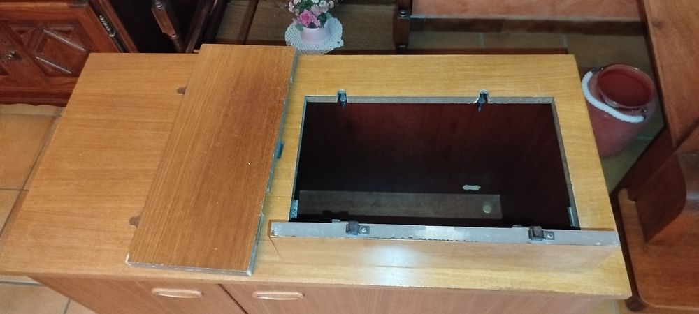 Meuble machine &agrave; coudre Meubles