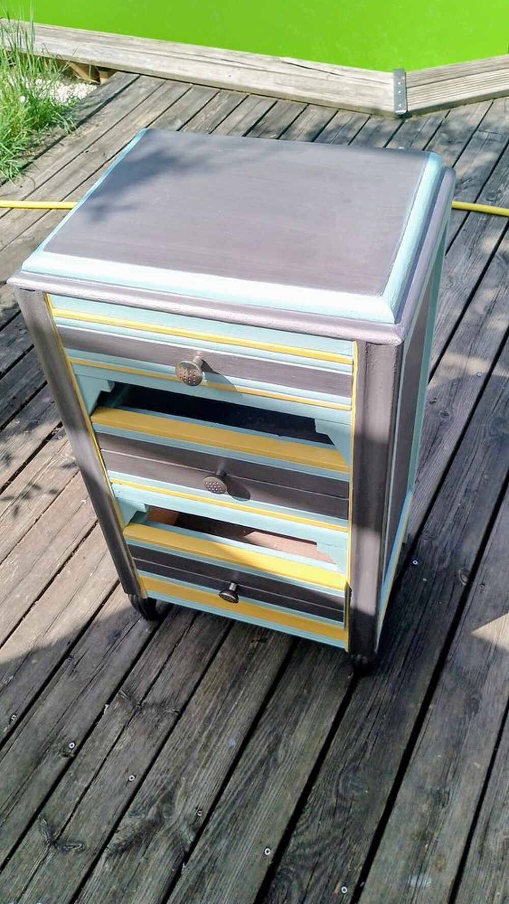 petit buffet 3 tiroirs en bois restaur&eacute; et repeint Décoration
