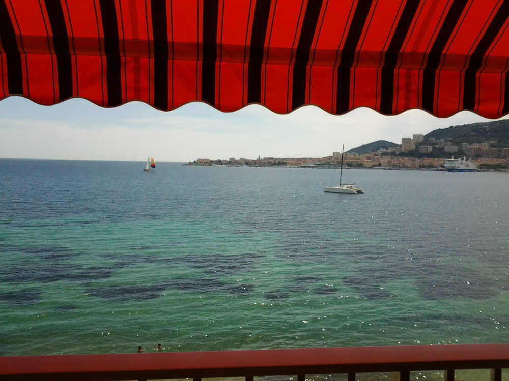  studio meublé LES PIEDS DANS L'EAU AJACCIO Corse, Ajaccio (20090)