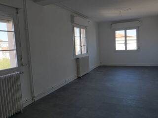  Appartement à louer 5 pièces 110 m²