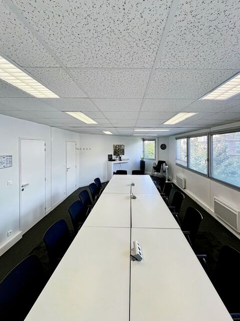Acc&egrave;s tout inclus &agrave; des espaces de bureau professionnels pour 4 personnes &agrave; Rouen Cite Administrative 739 76100 Rouen