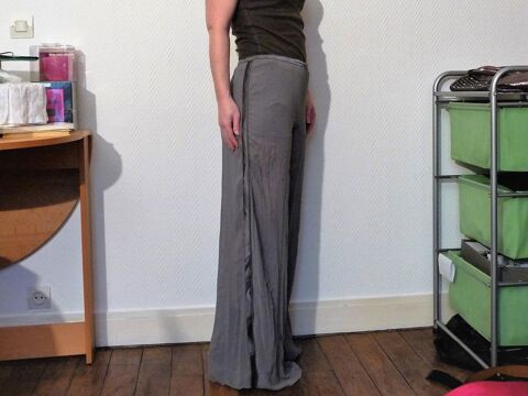 Pantalon Gris Fendu sur les Cot�s- Taille 36- Neuf 12 Paris 15 (75)