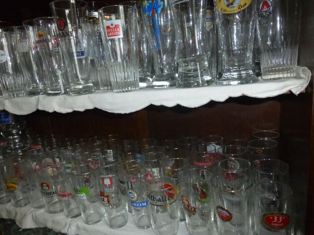 COLLECTION DE VERRES A BIERE PUBLICITAIRE Décoration