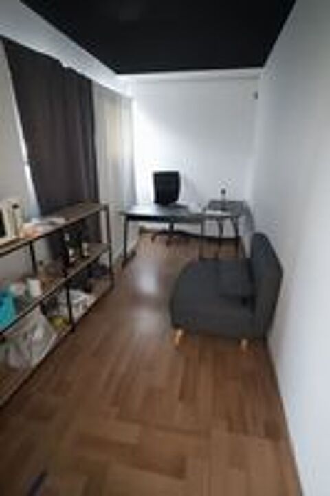   Entrepôt - 680m ² 