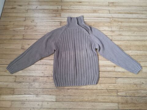 AN (31) - 12 ans - Pull marron  Oka�di  3 Paris 13 (75)