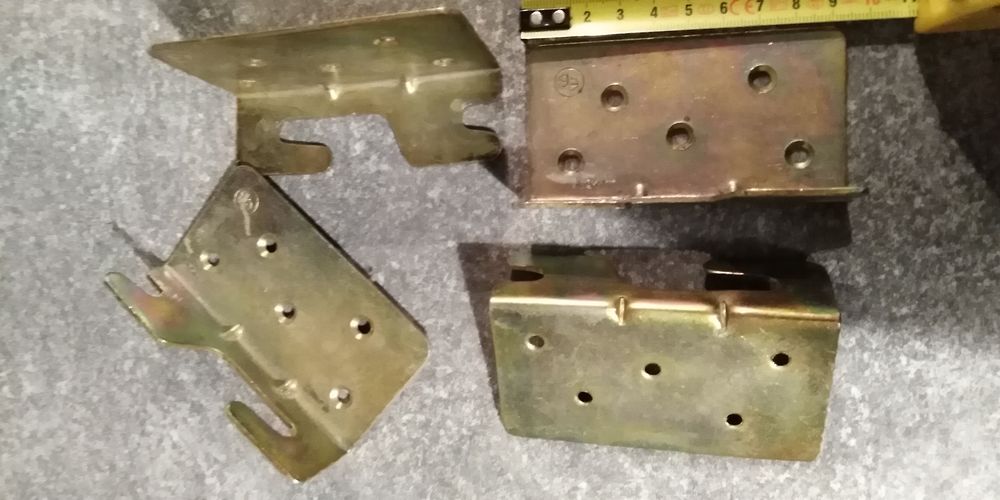 4 equerres d'accroche Bricolage