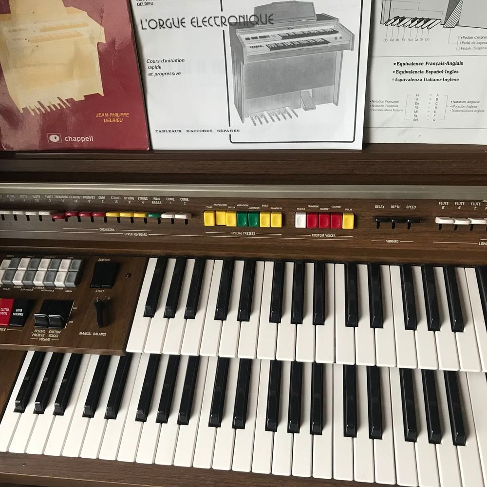 synth&eacute;tiseur Yamaha de 1982 environ, Instruments de musique