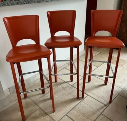 Tabourets - chaises de bar en cuir 300 Saintes-Maries-de-la-Mer (13)