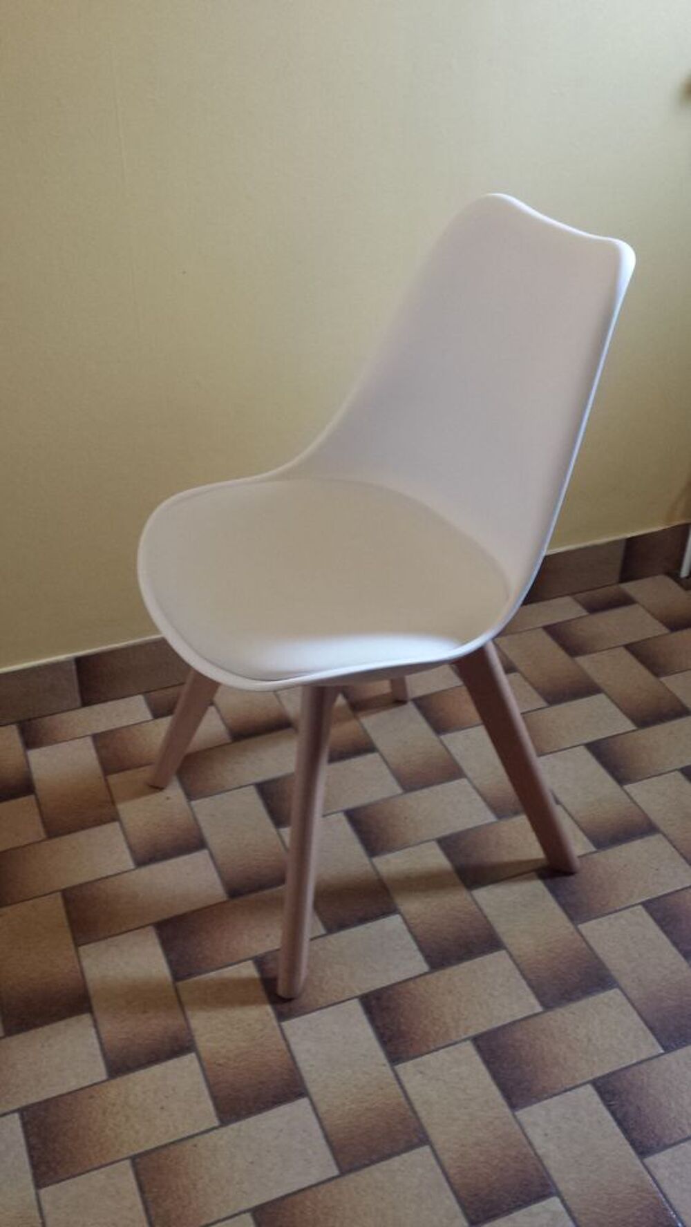 CHAISES Meubles