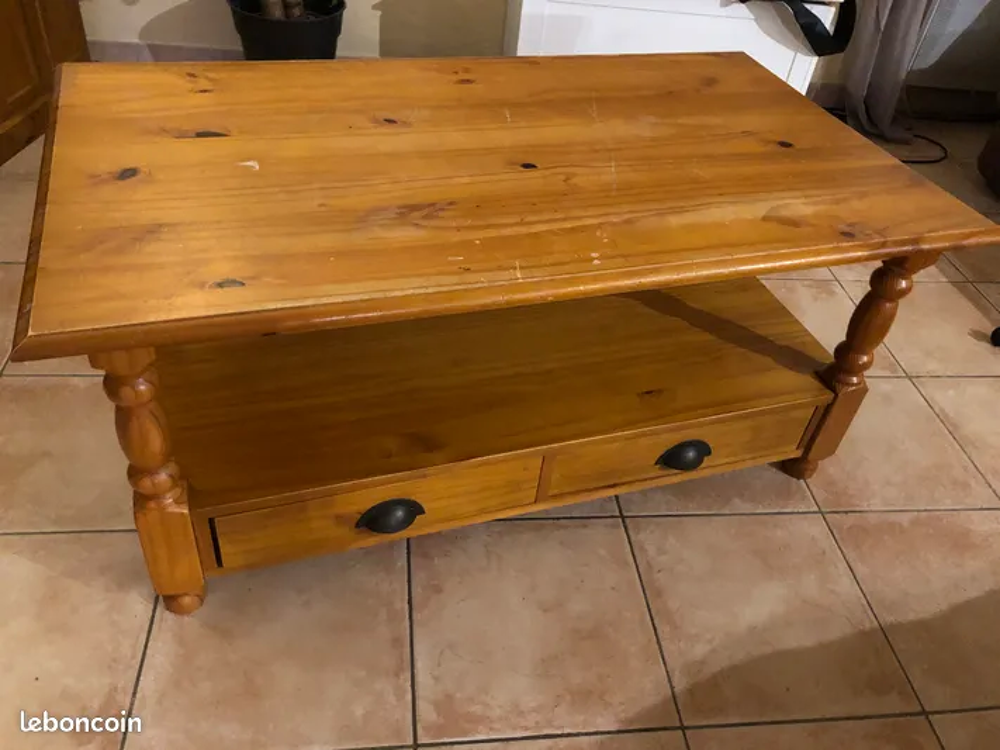 Table basse de salon en pin en bon &eacute;tat &agrave; 80 euros Meubles