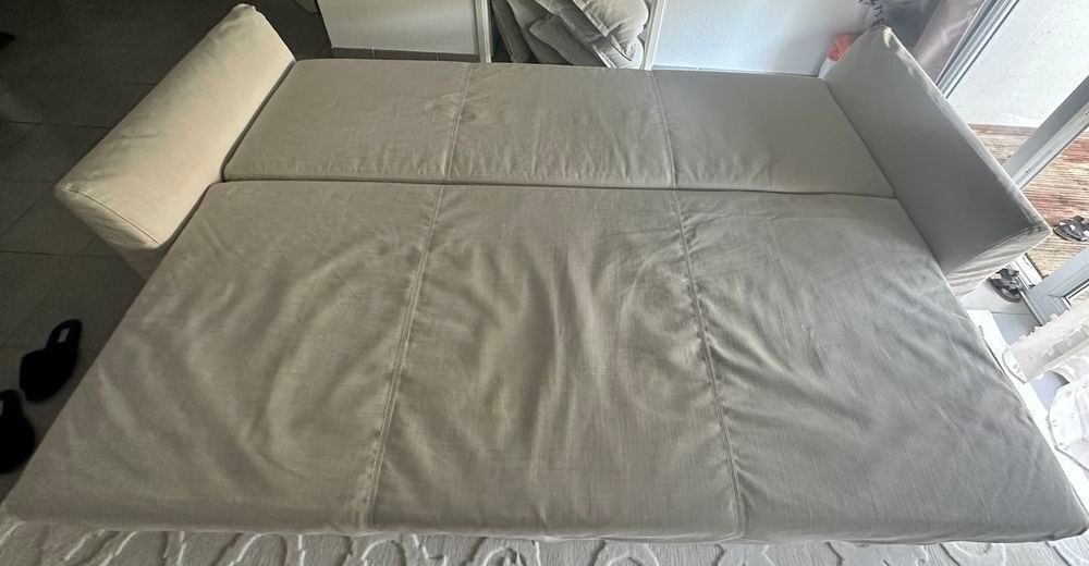 Canap&eacute; beige Meubles