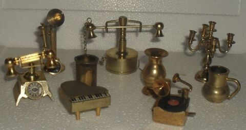 LOT DE 9 MINIATURES EN LAITON 25 Montreuil (93)
