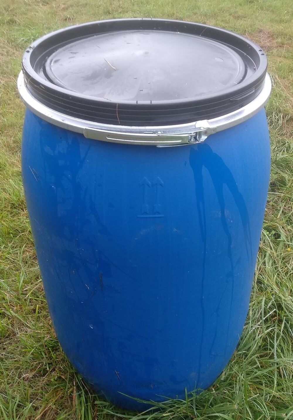 bidon bleu de 220 litres Bricolage