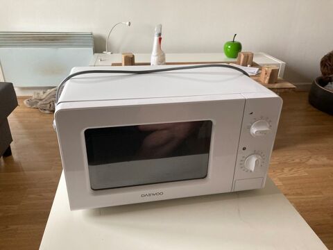 Four micro-ondes DAEWOO KOR-6LM07 25 Nantes (44)