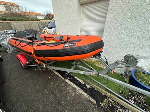 Bateaux &agrave; moteur Pneumatique - Semi-rigide 2016 occasion La Rochelle 17000