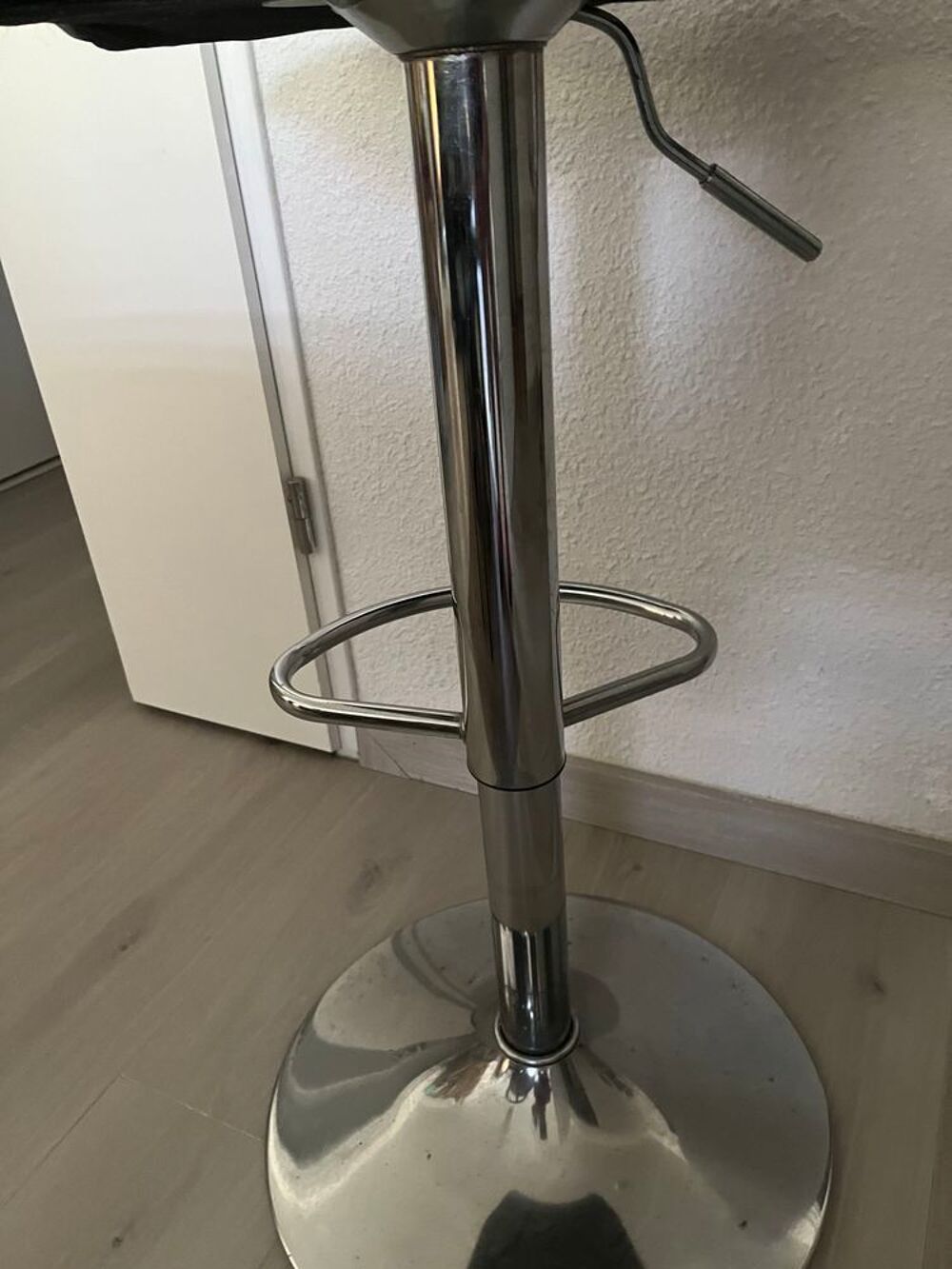 1 chaise de bar similicuir noire Meubles